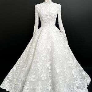 Preloved US 2 Anna Augusta French Corded Lace Bridal Gown